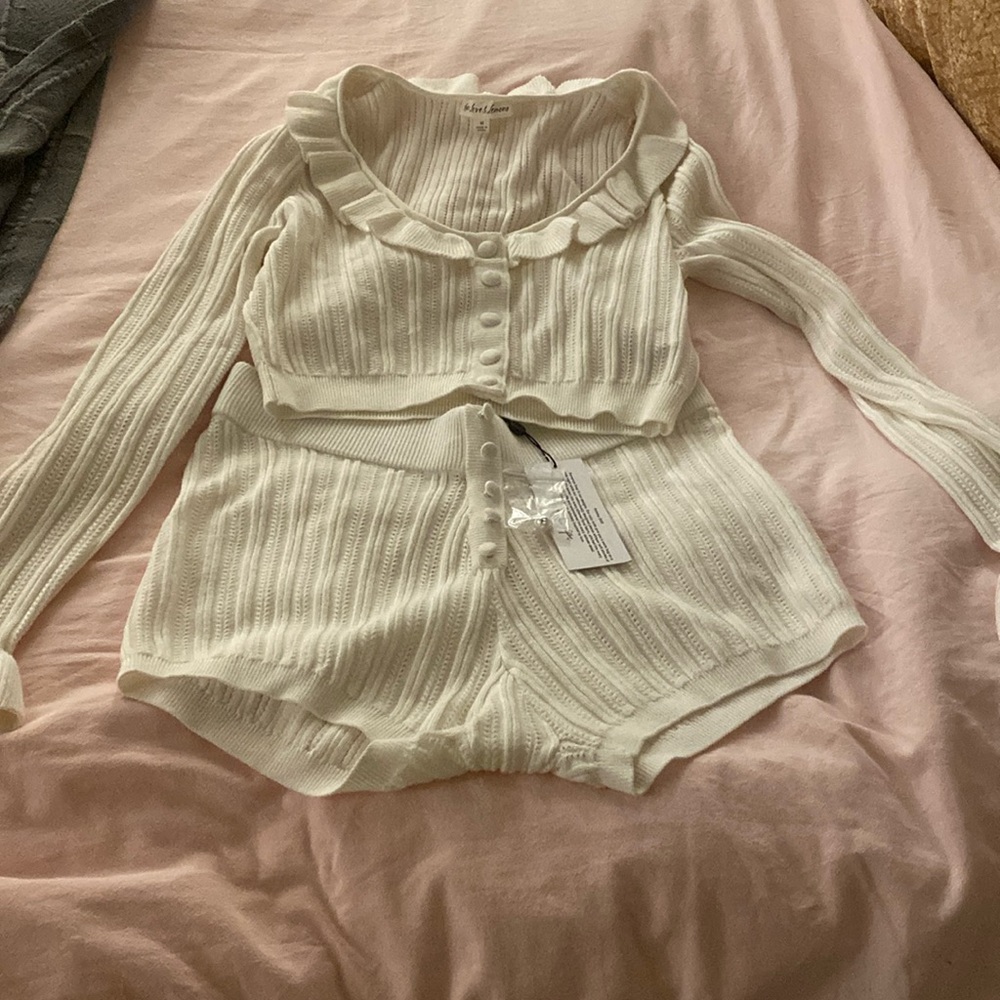 BNWT, for love and Lemons shorts Sz: M
